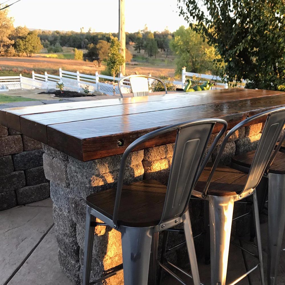 TotalBoat-Gleam2.0-Gloss-Customer-Project-Outdoor-Table-6.jpg